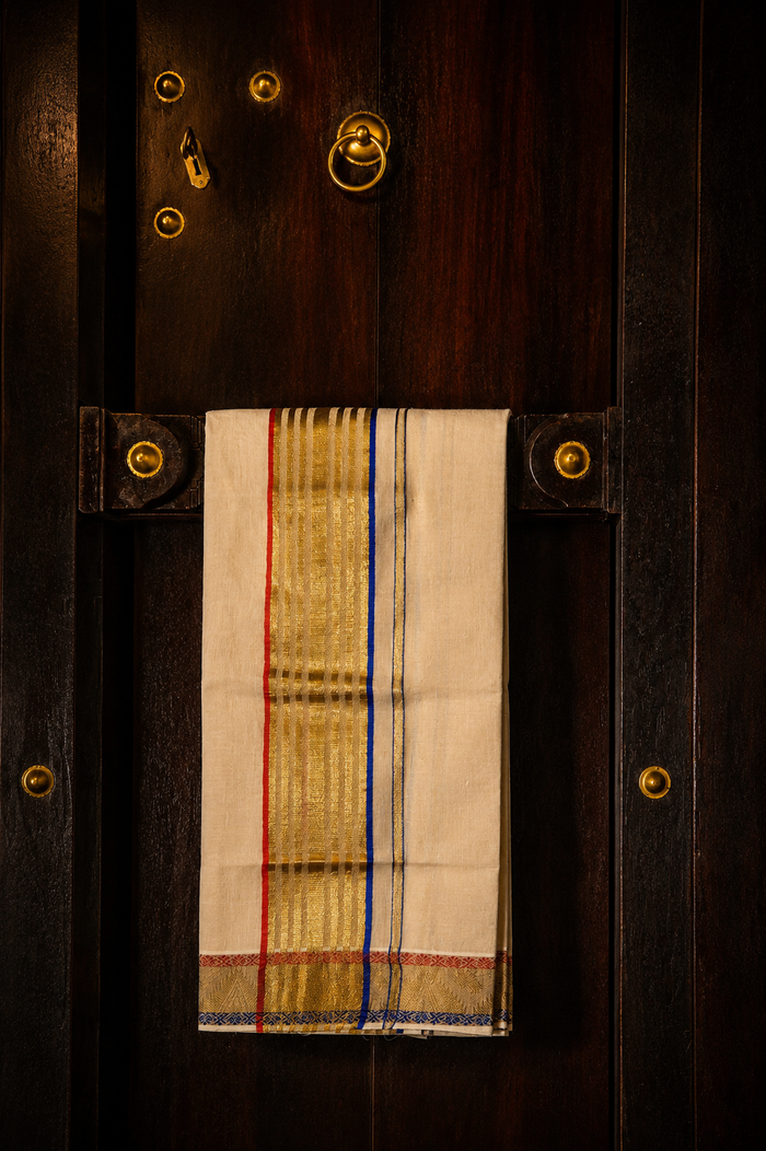 Ponkathir - Set Saree with Zari Kara in Red and Blue