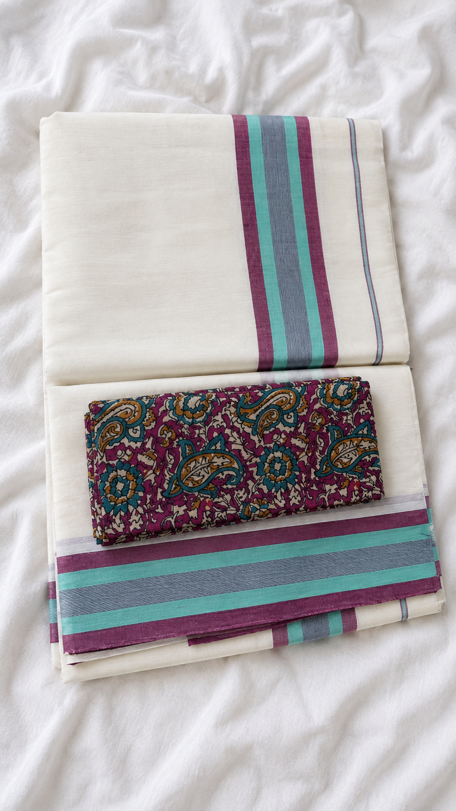 Mayoora - Set Mundu with Purple and Turquoise Kara and Printed Blouse Piece