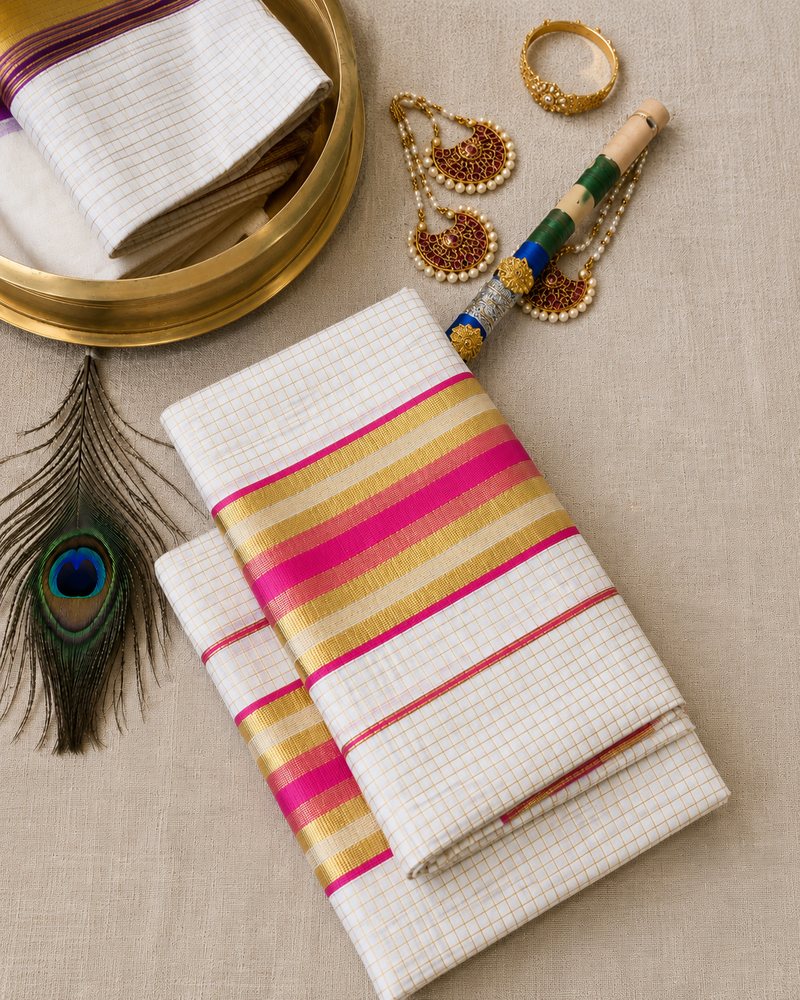 Kasavu set saree with gold and pink kara